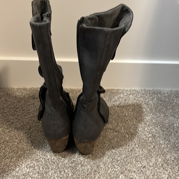 Spring Grey Leather Wedge boot, Sz 7 - Picture 3 of 6